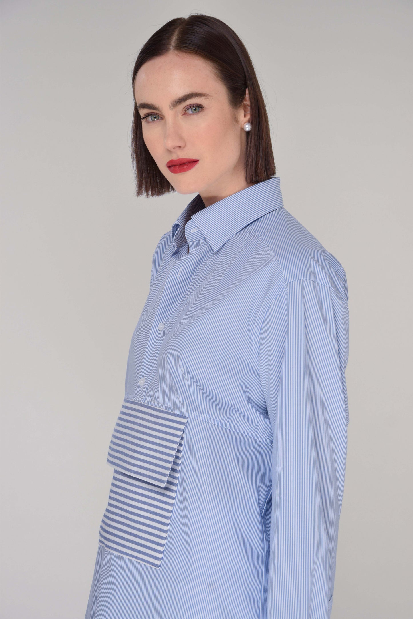 Bluse mit Klappentasche